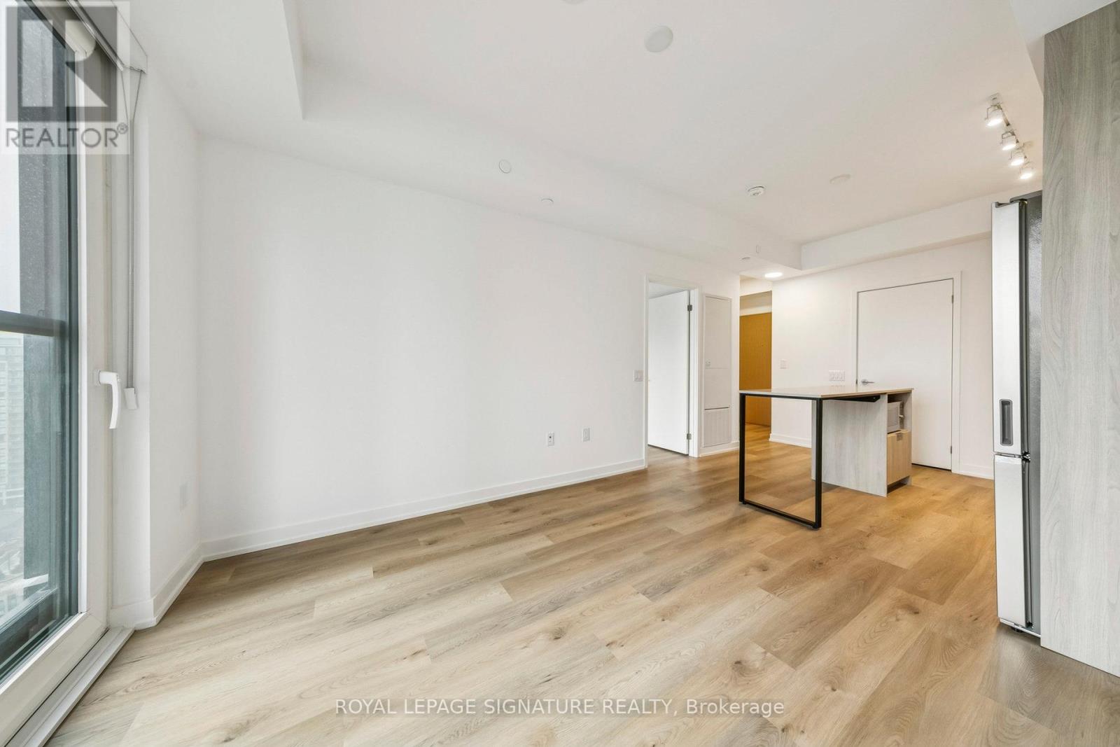 1909 - 395 Square One Drive, Mississauga, Ontario  L5B 0P6 - Photo 10 - W12627052