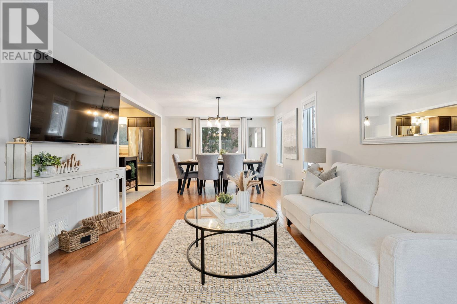 17 South River Road, Georgina, Ontario  L0E 1R0 - Photo 14 - N12616932