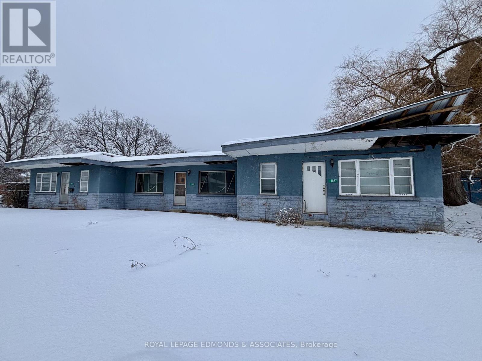 1887 Petawawa Boulevard, Petawawa, Ontario  K8H 7H5 - Photo 3 - X12627110