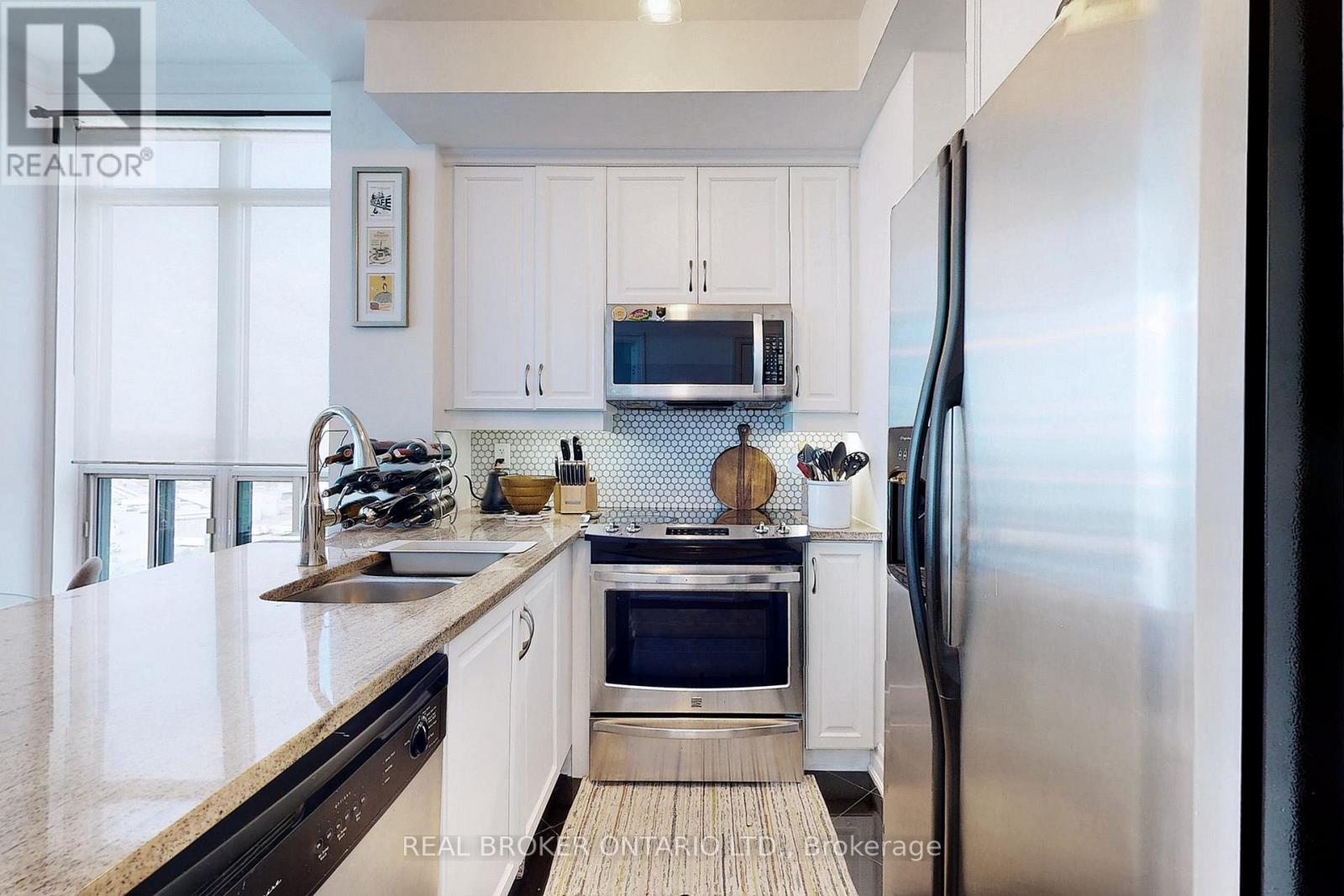 Ph7 - 2087 Lake Shore Boulevard W, Toronto, Ontario  M8V 4G3 - Photo 12 - W12613044