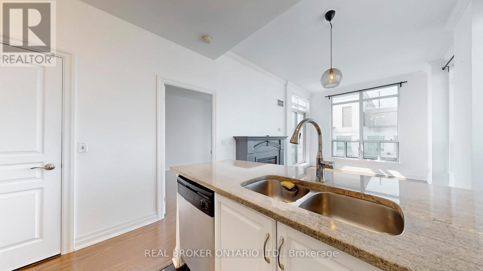 Ph7 - 2087 Lake Shore Boulevard W, Toronto, Ontario  M8V 4G3 - Photo 20 - W12613044