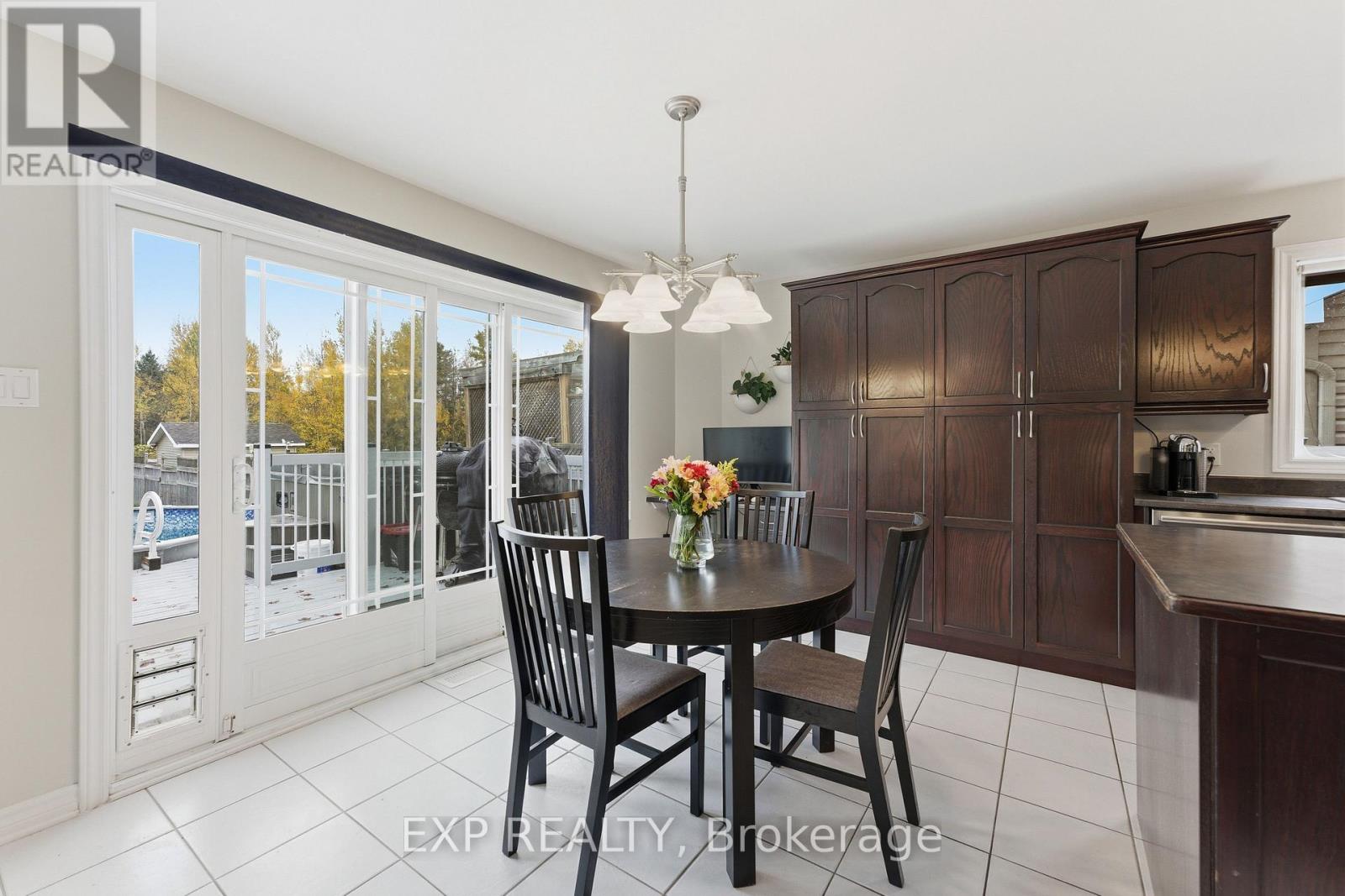 17 Olde Towne Avenue, Russell, Ontario  K4R 0A5 - Photo 17 - X12482856