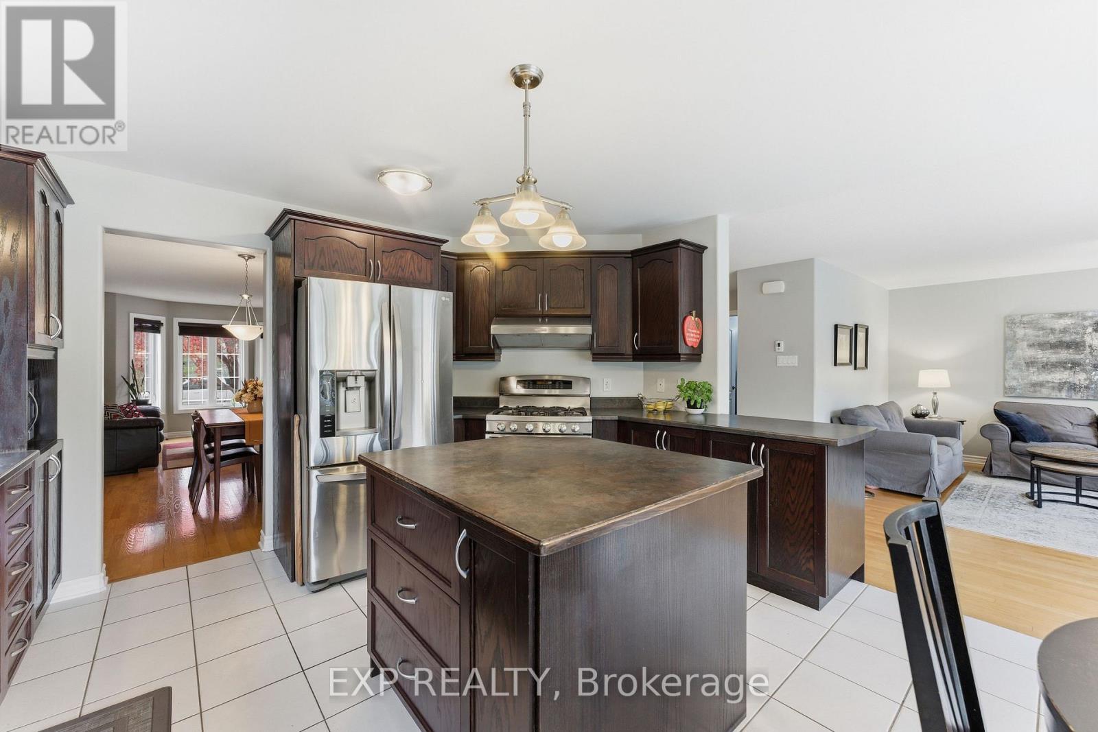 17 Olde Towne Avenue, Russell, Ontario  K4R 0A5 - Photo 19 - X12482856