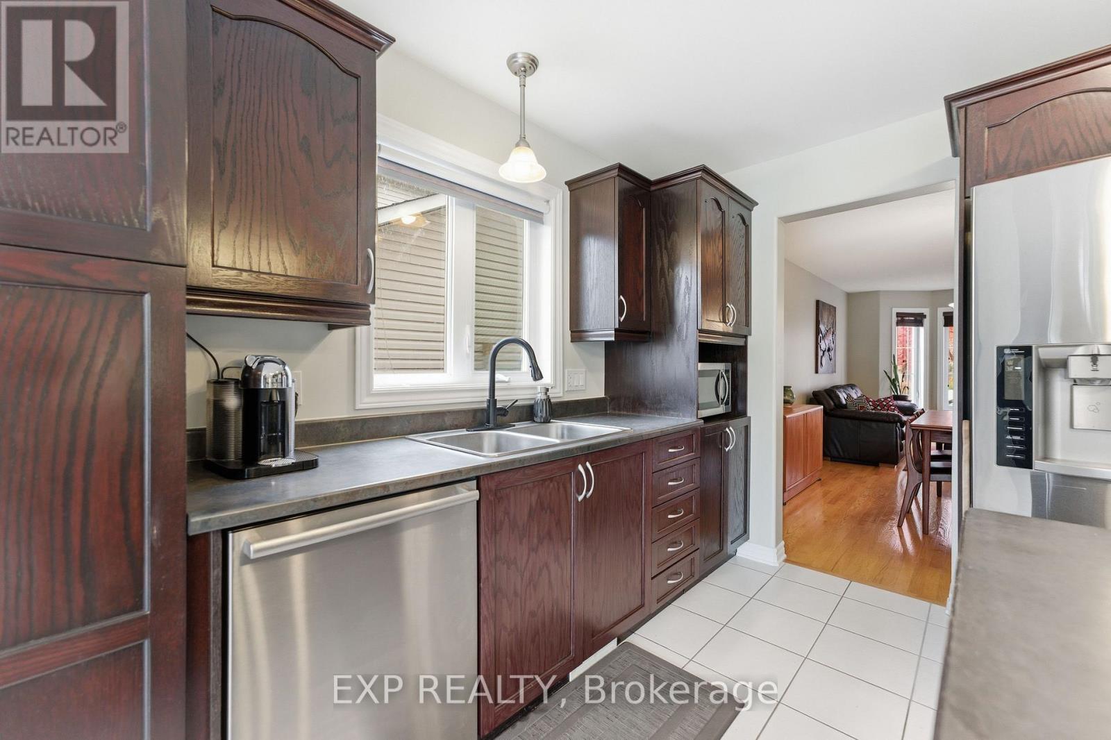 17 Olde Towne Avenue, Russell, Ontario  K4R 0A5 - Photo 22 - X12482856