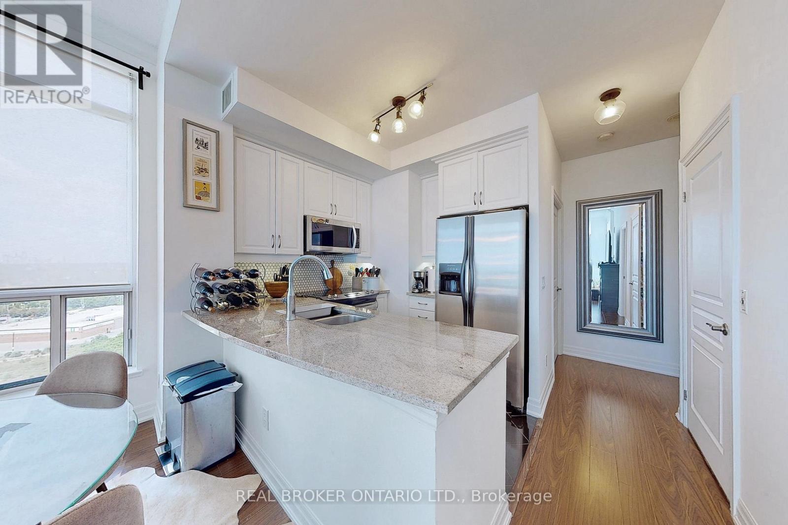 Ph7 - 2087 Lake Shore Boulevard W, Toronto, Ontario  M8V 4G3 - Photo 11 - W12613044