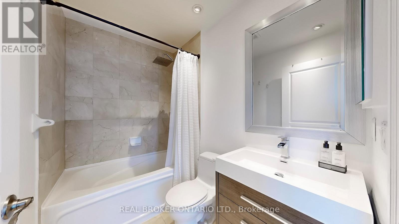 Ph7 - 2087 Lake Shore Boulevard W, Toronto, Ontario  M8V 4G3 - Photo 30 - W12613044