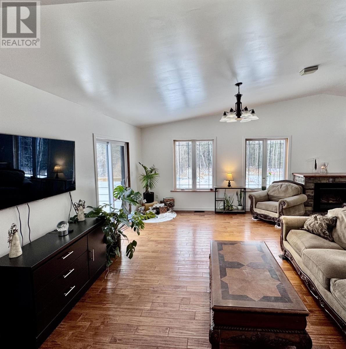 1026 Fire #211 Hwy 11, Atikokan, Ontario  P0T 1C0 - Photo 8 - TB253648