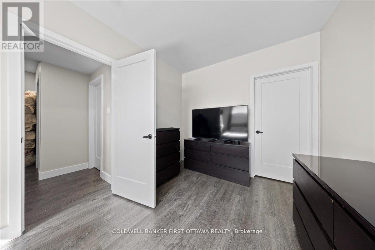 A/b - 22 Inverkip Avenue, Ottawa, Ontario  K1T 4B7 - Photo 16 - X12627144