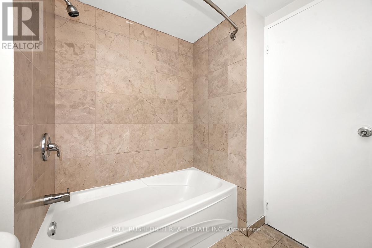 1605 - 2759 Carousel Crescent, Ottawa, Ontario  K1T 2N5 - Photo 19 - X12627198