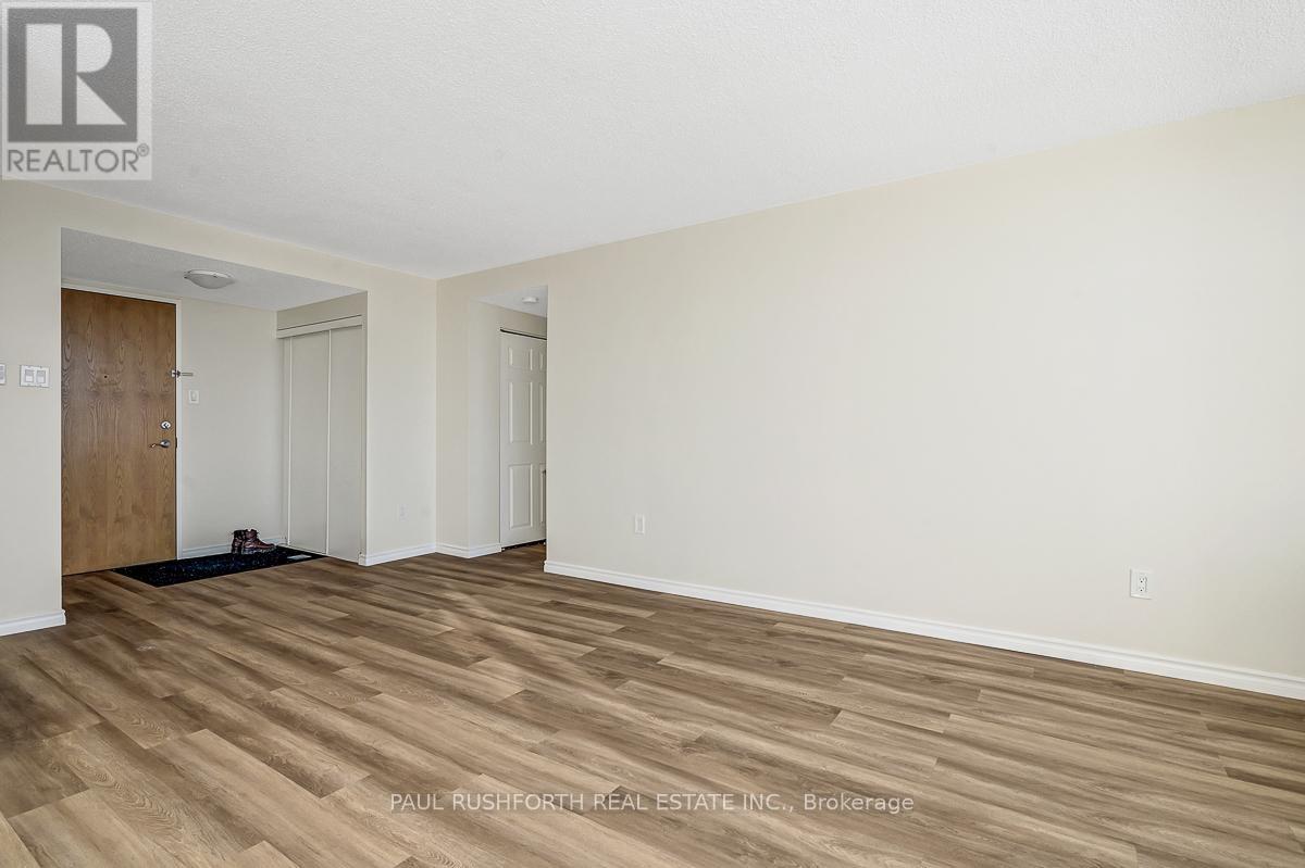 1605 - 2759 Carousel Crescent, Ottawa, Ontario  K1T 2N5 - Photo 5 - X12627198