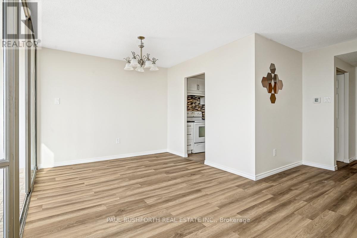 1605 - 2759 Carousel Crescent, Ottawa, Ontario  K1T 2N5 - Photo 7 - X12627198