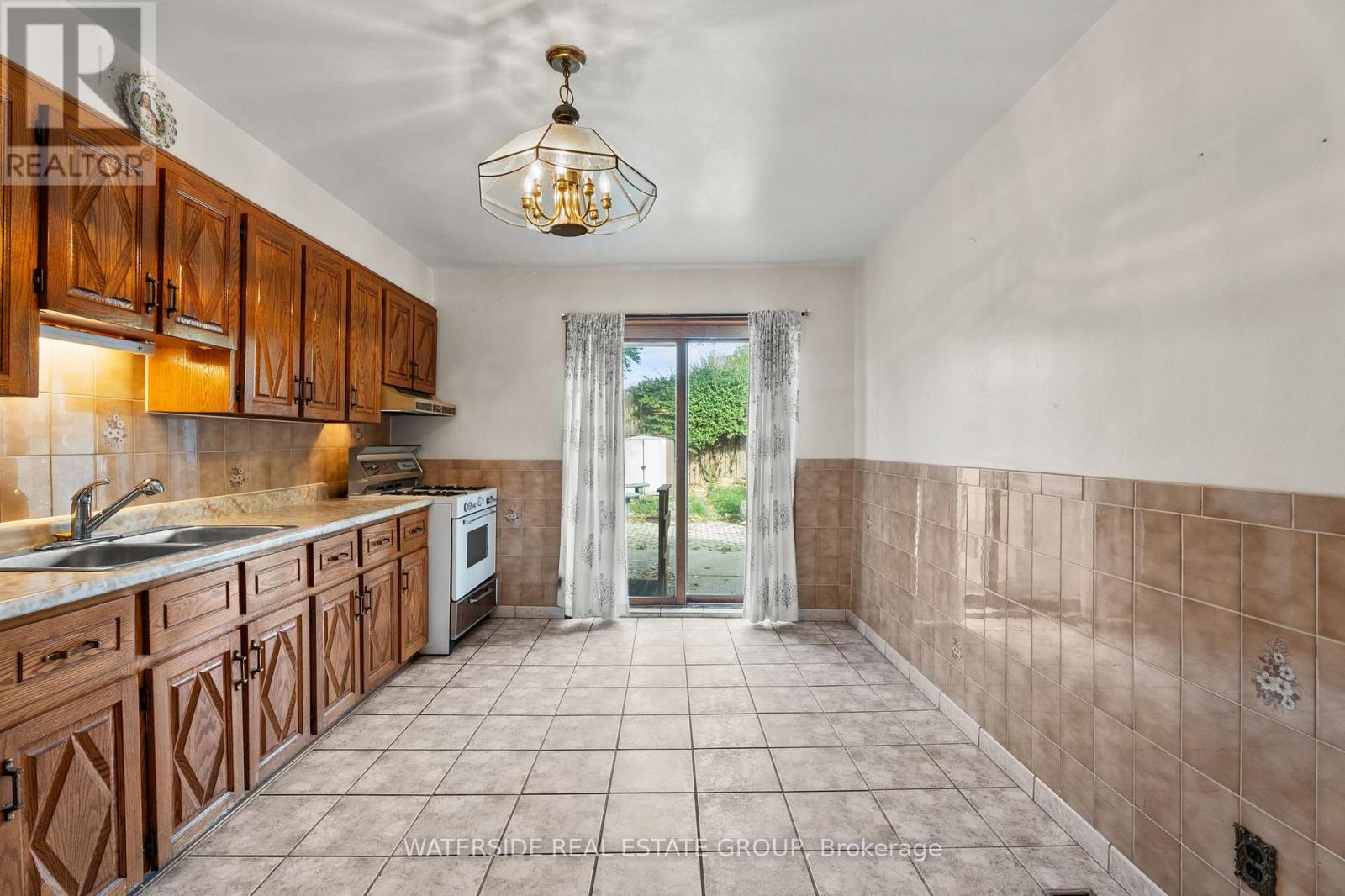 241 Robert Street, Hamilton, Ontario  L8L 2R3 - Photo 13 - X12498698