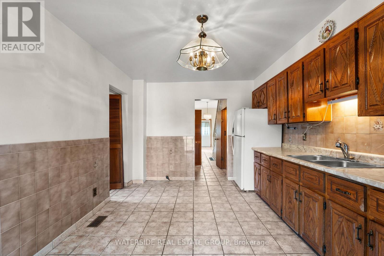 241 Robert Street, Hamilton, Ontario  L8L 2R3 - Photo 15 - X12498698