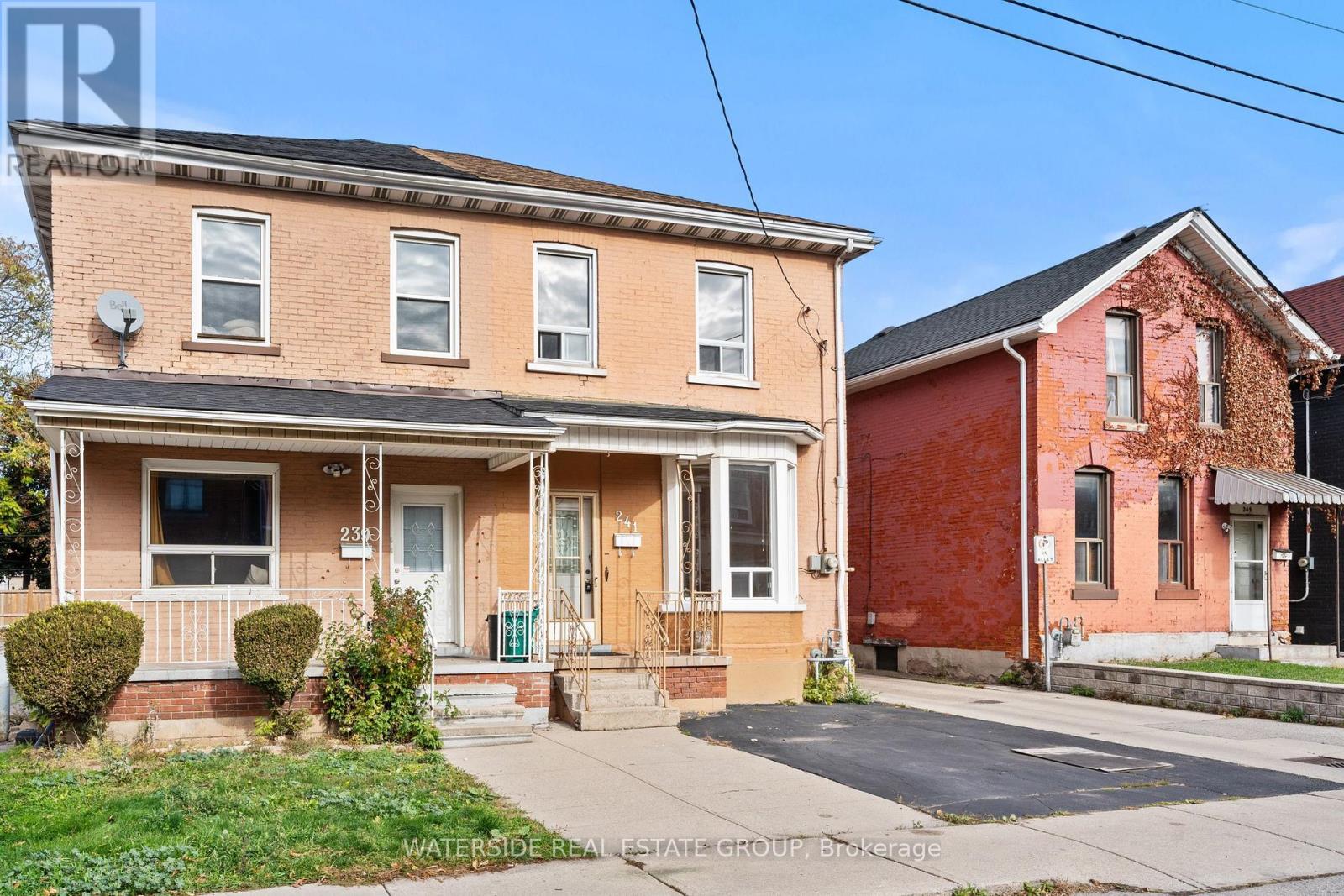 241 Robert Street, Hamilton, Ontario  L8L 2R3 - Photo 3 - X12498698