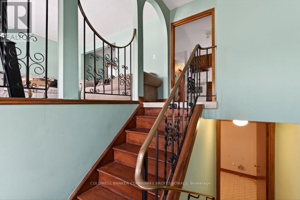 178 Marcella Crescent, Hamilton, Ontario  L8K 6G3 - Photo 7 - X12627004