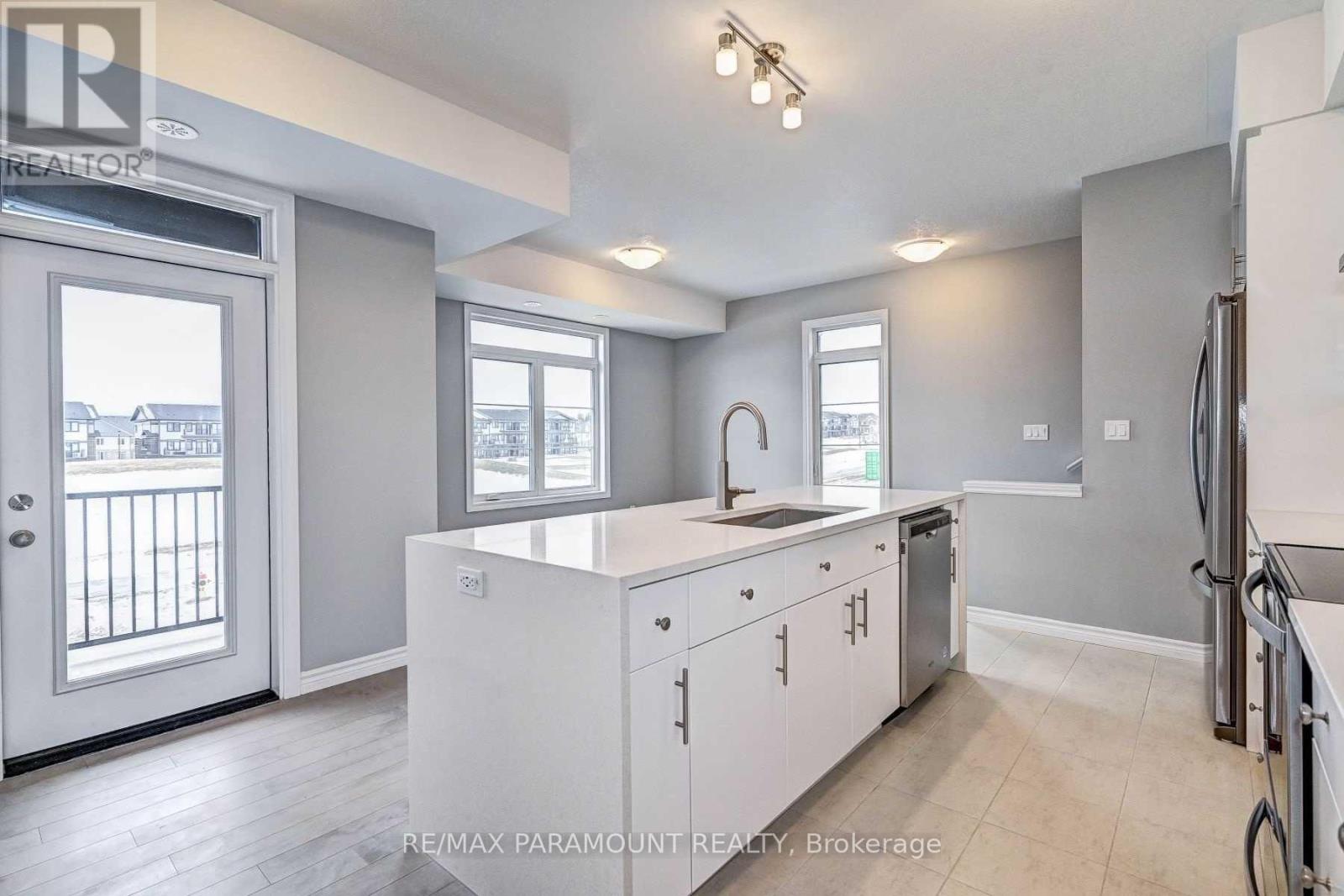 162 Oat Lane, Kitchener, Ontario  N2R 0R6 - Photo 10 - X12627026