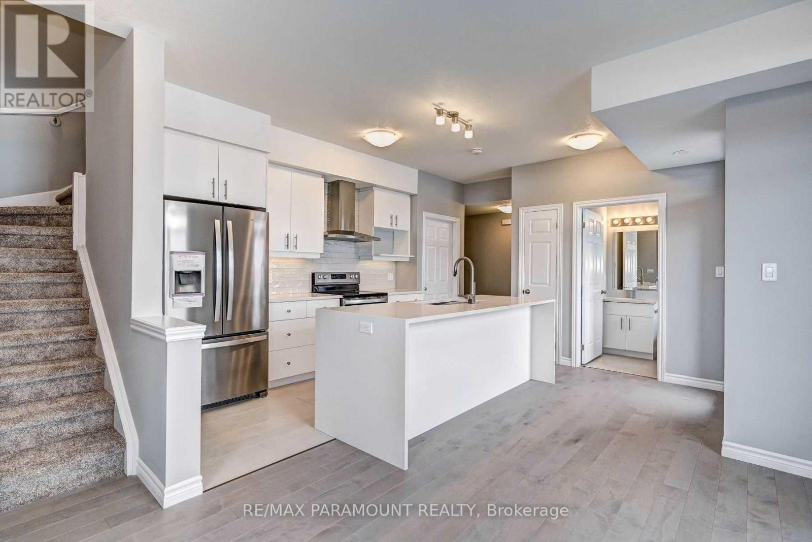 162 Oat Lane, Kitchener, Ontario  N2R 0R6 - Photo 12 - X12627026