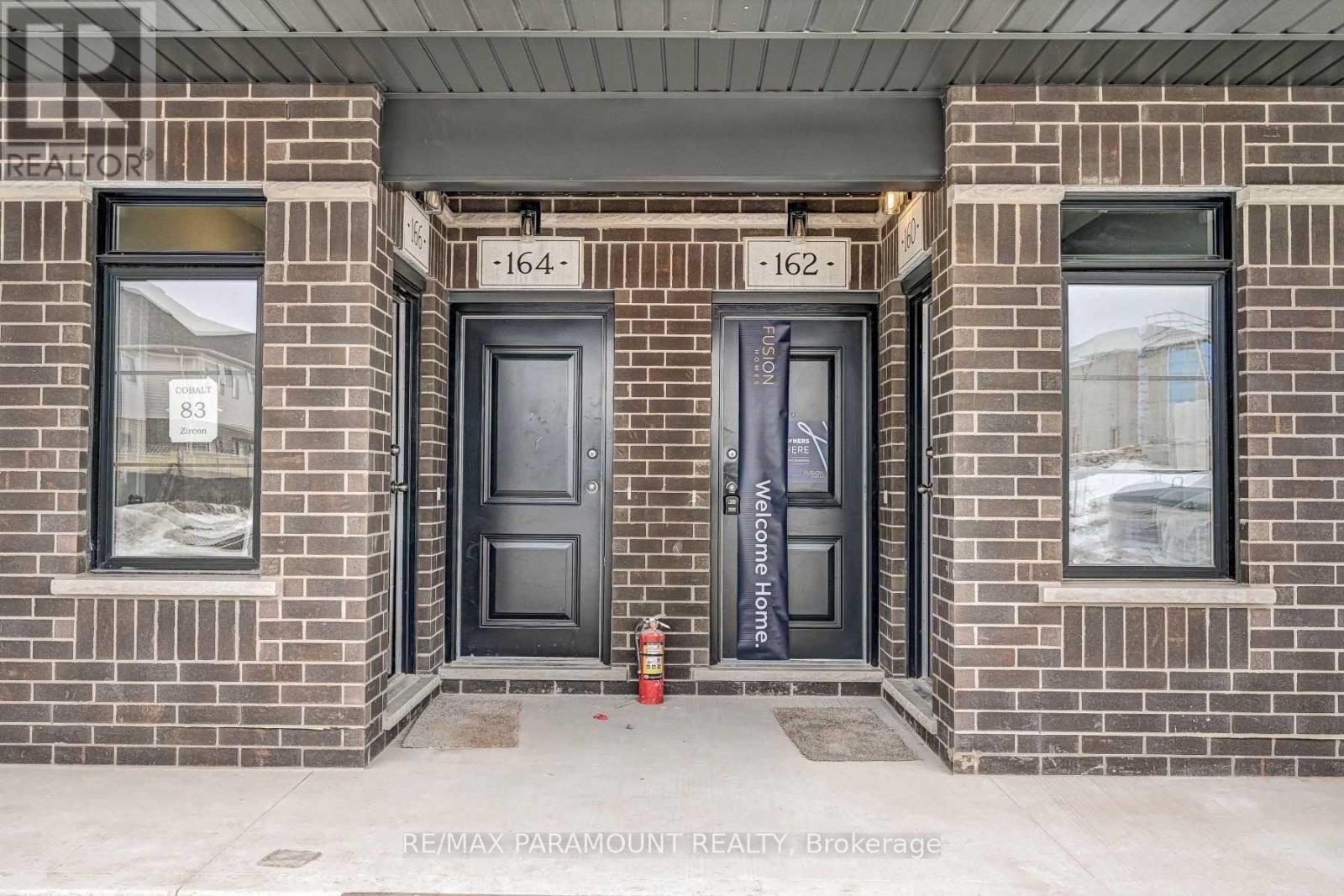 162 Oat Lane, Kitchener, Ontario  N2R 0R6 - Photo 4 - X12627026