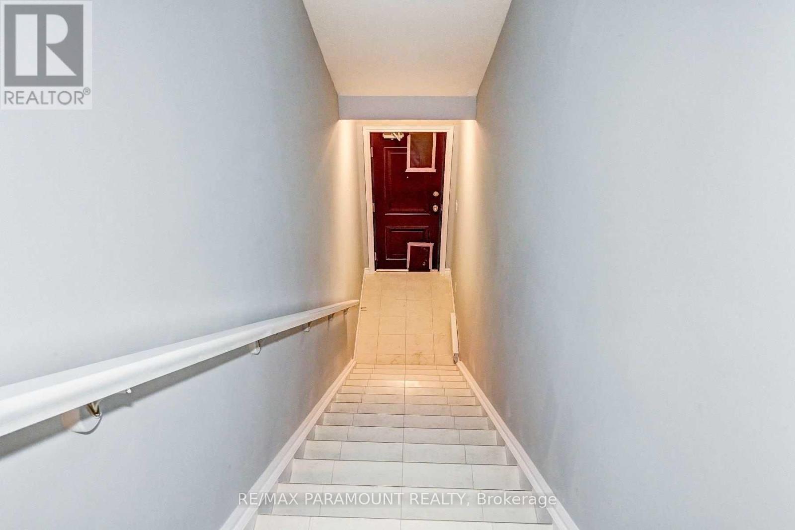 162 Oat Lane, Kitchener, Ontario  N2R 0R6 - Photo 7 - X12627026