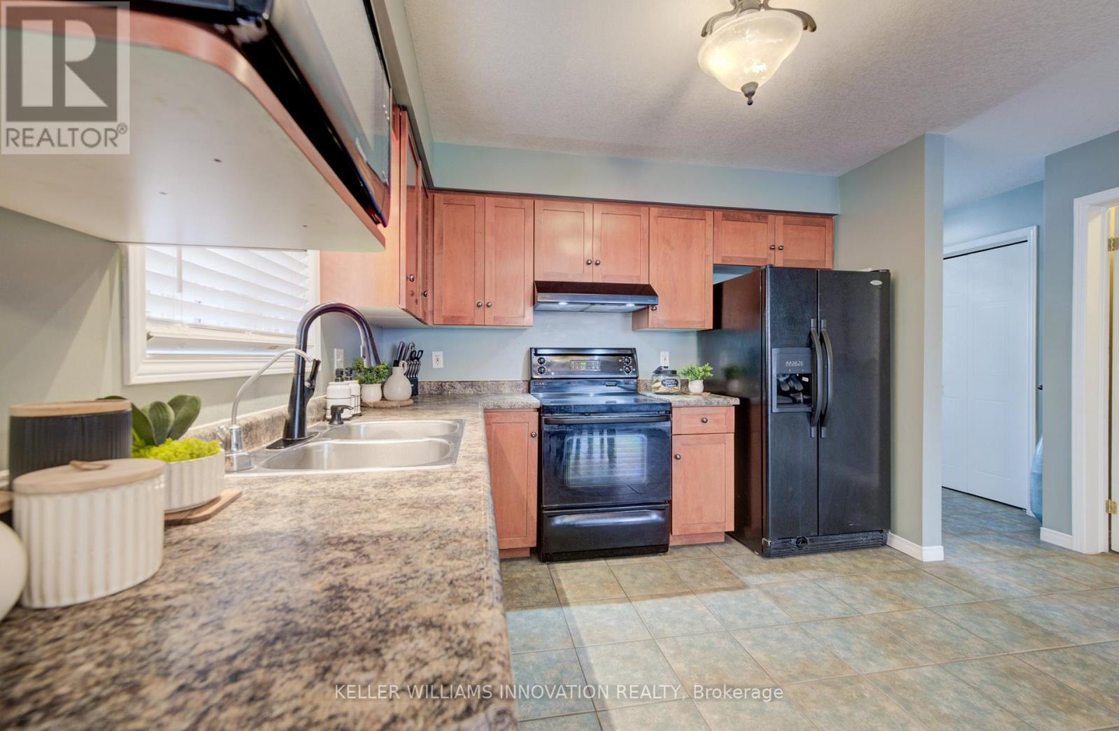 29 Chester Drive, Cambridge, Ontario  N1T 2C4 - Photo 2 - X12627032