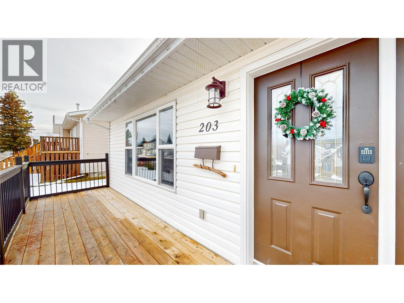 203 8th Street S, Cranbrook, British Columbia V1C 1N9 - Photo 3 - 10365908