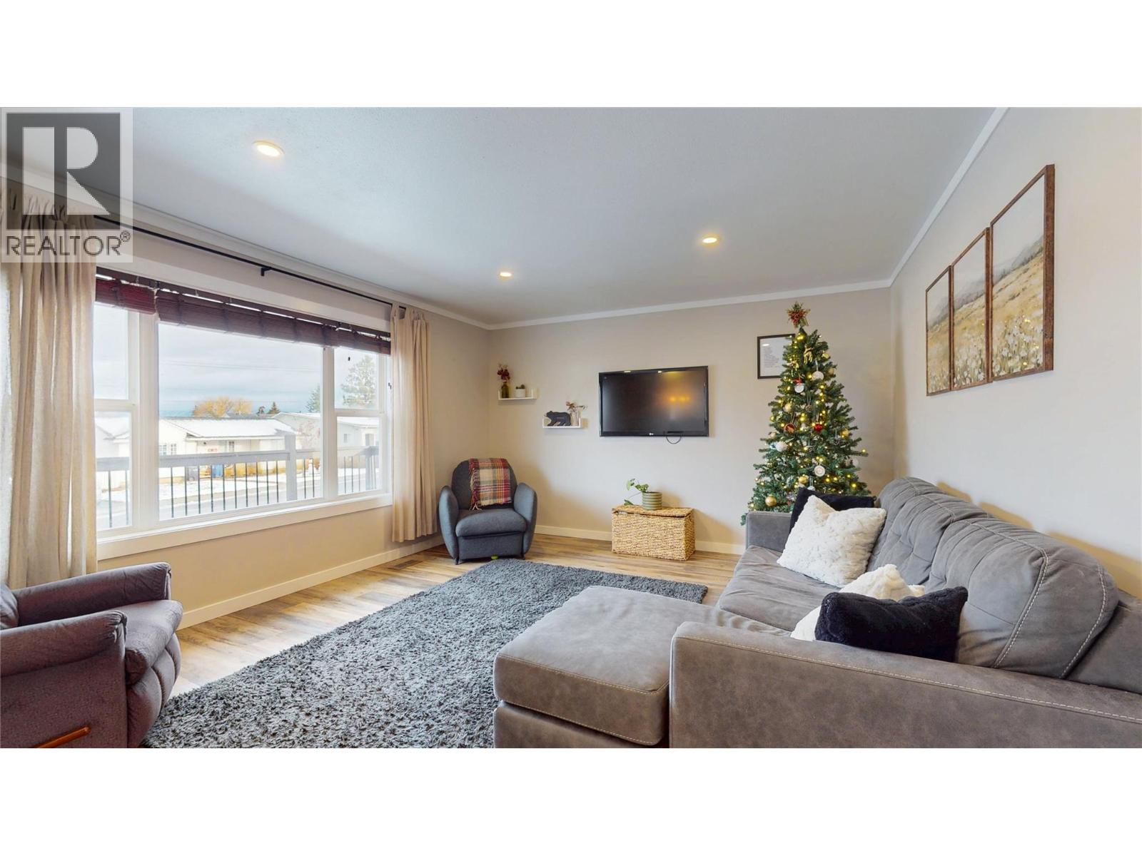 203 8th Street S, Cranbrook, British Columbia V1C 1N9 - Photo 5 - 10365908