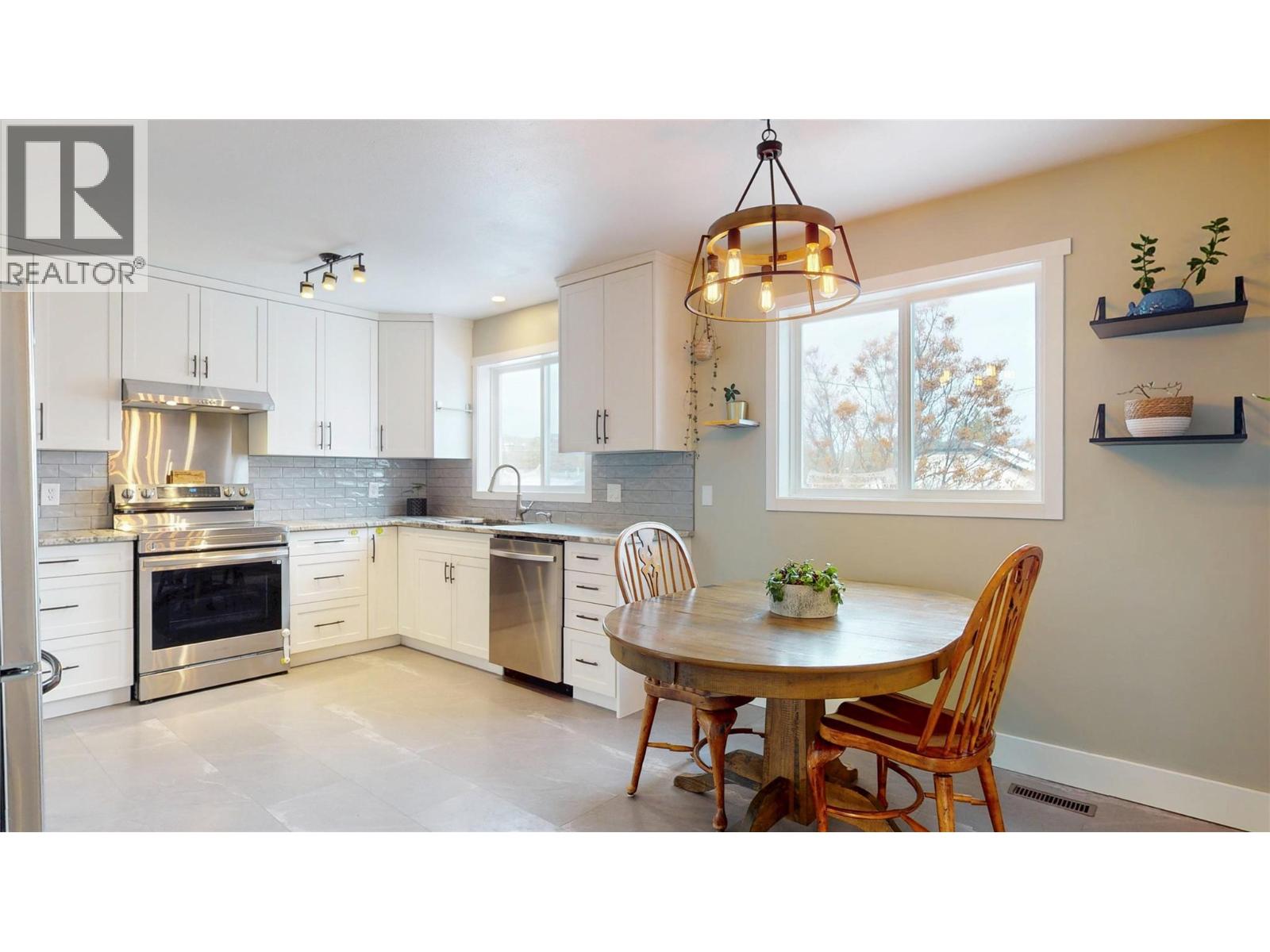 203 8th Street S, Cranbrook, British Columbia V1C 1N9 - Photo 8 - 10365908