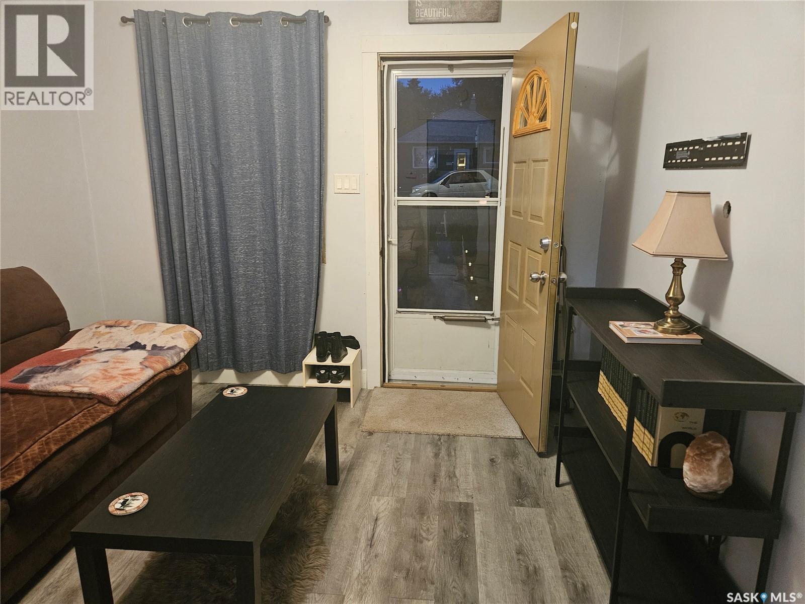 436 Iroquois Street W, Moose Jaw, Saskatchewan  S6H 5B3 - Photo 2 - SK019155