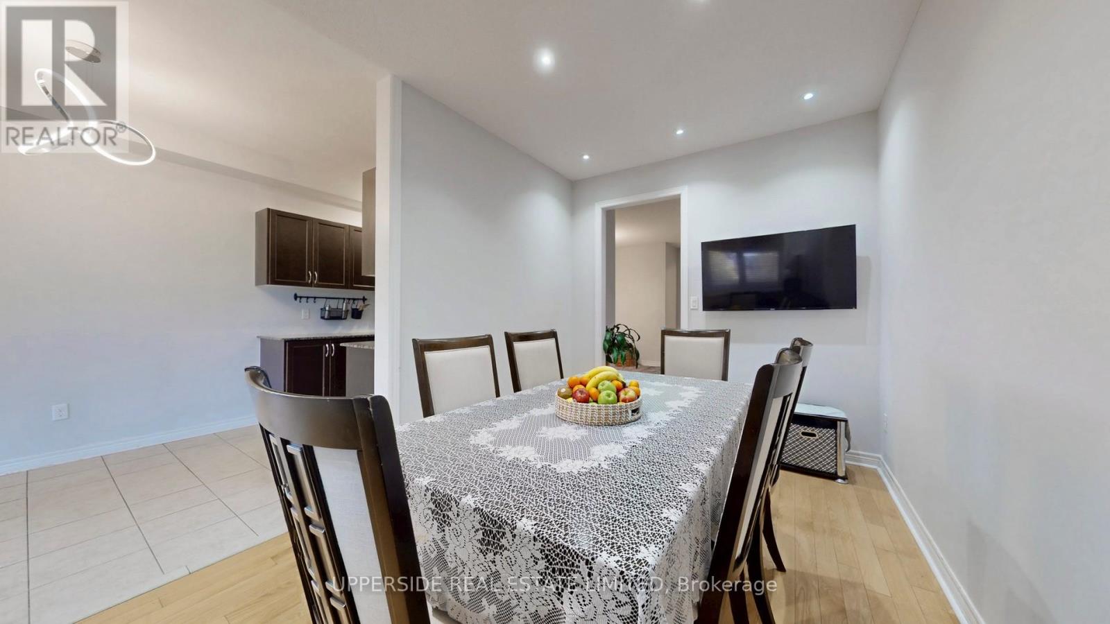 125 Walter Sinclair Court, Richmond Hill, Ontario  L4E 0X4 - Photo 11 - N12475872