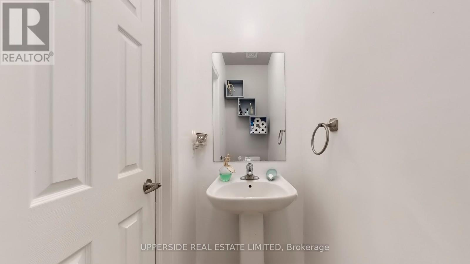 125 Walter Sinclair Court, Richmond Hill, Ontario  L4E 0X4 - Photo 19 - N12475872