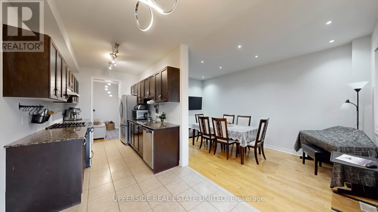 125 Walter Sinclair Court, Richmond Hill, Ontario  L4E 0X4 - Photo 17 - N12475872