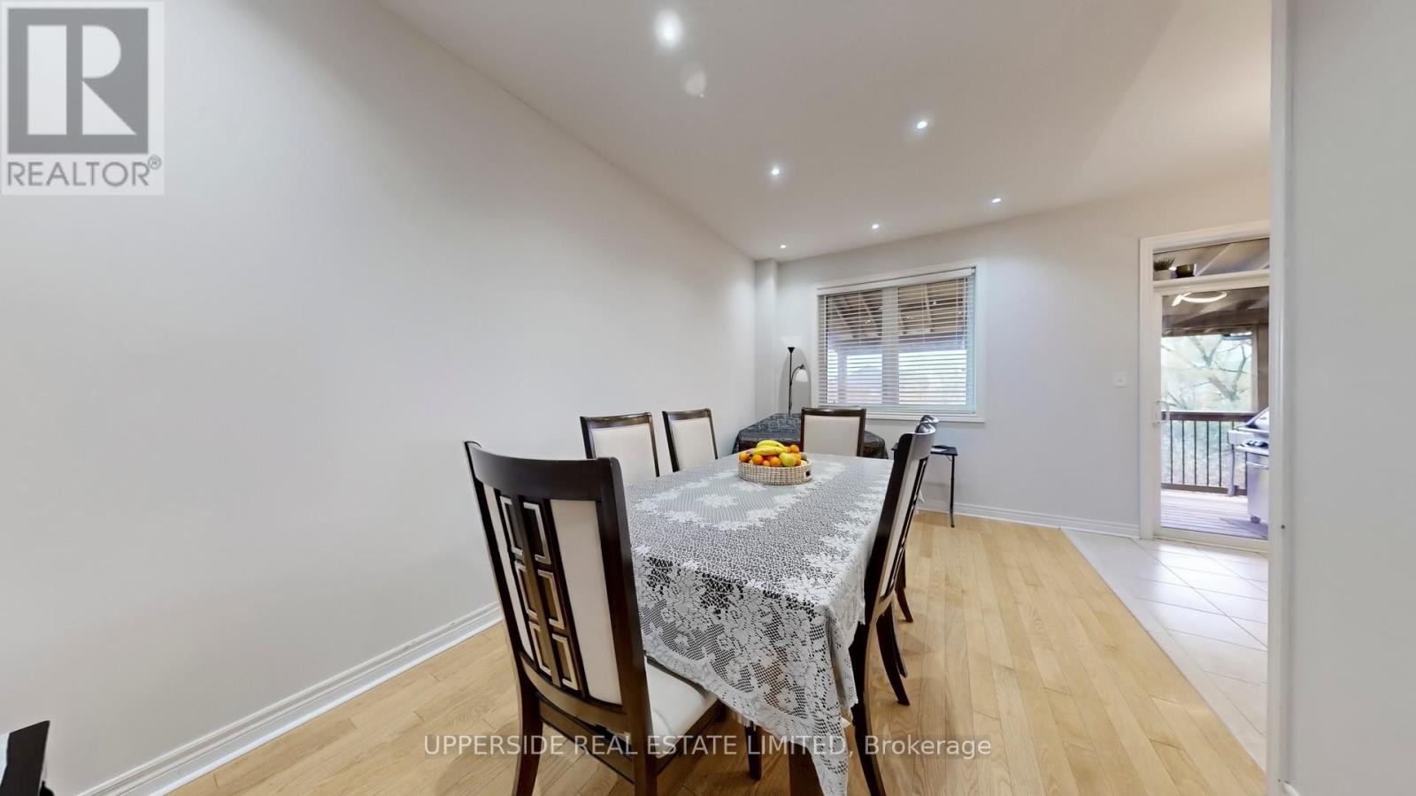 125 Walter Sinclair Court, Richmond Hill, Ontario  L4E 0X4 - Photo 12 - N12475872