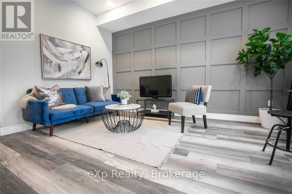 Main - 55 Wellington Street N, Hamilton (Beasley), Ontario  L8R 1M9 - Photo 4 - X12627248