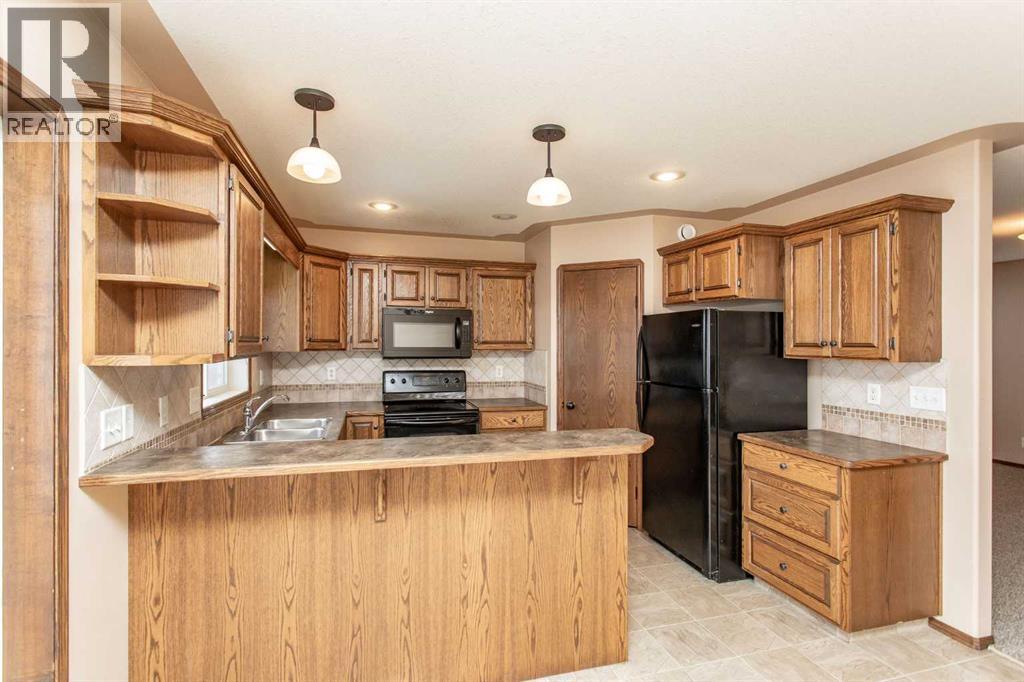 24 Iverson Close, Red Deer, Alberta T4R 3M9 - Photo 8 - A2274363