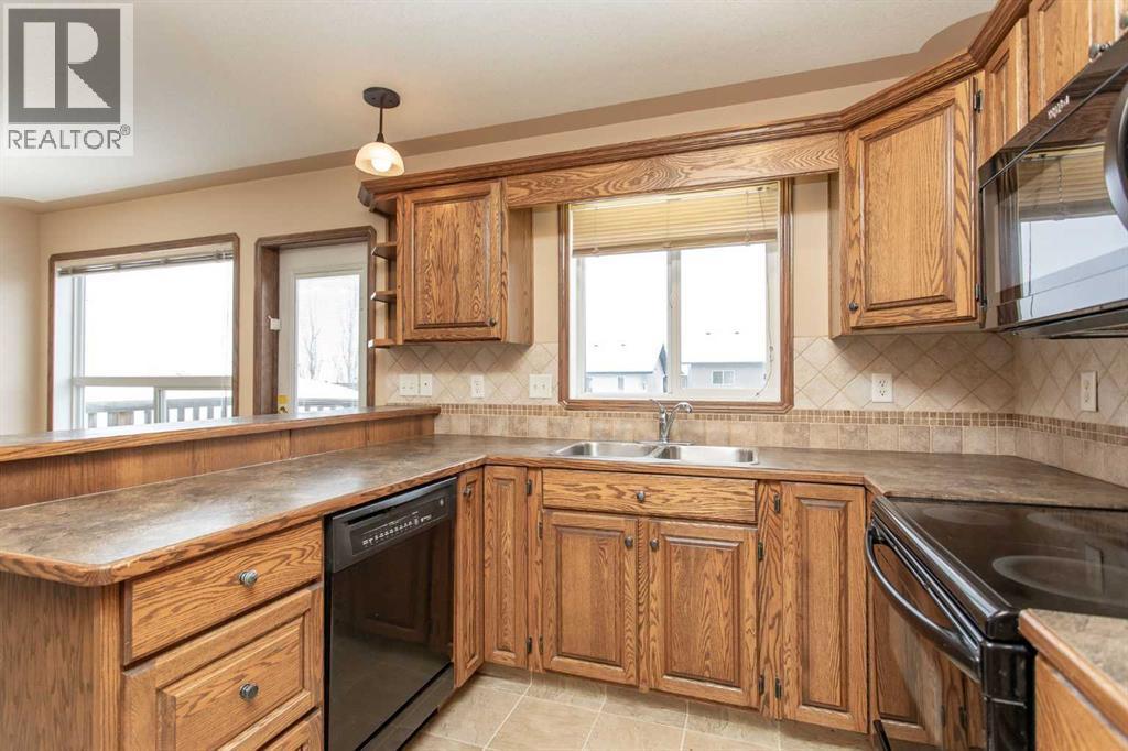 24 Iverson Close, Red Deer, Alberta T4R 3M9 - Photo 9 - A2274363