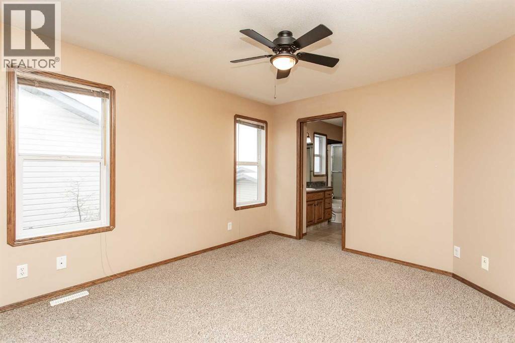 24 Iverson Close, Red Deer, Alberta T4R 3M9 - Photo 11 - A2274363