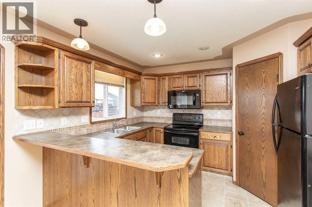 24 Iverson Close, Red Deer, Alberta T4R 3M9 - Photo 7 - A2274363