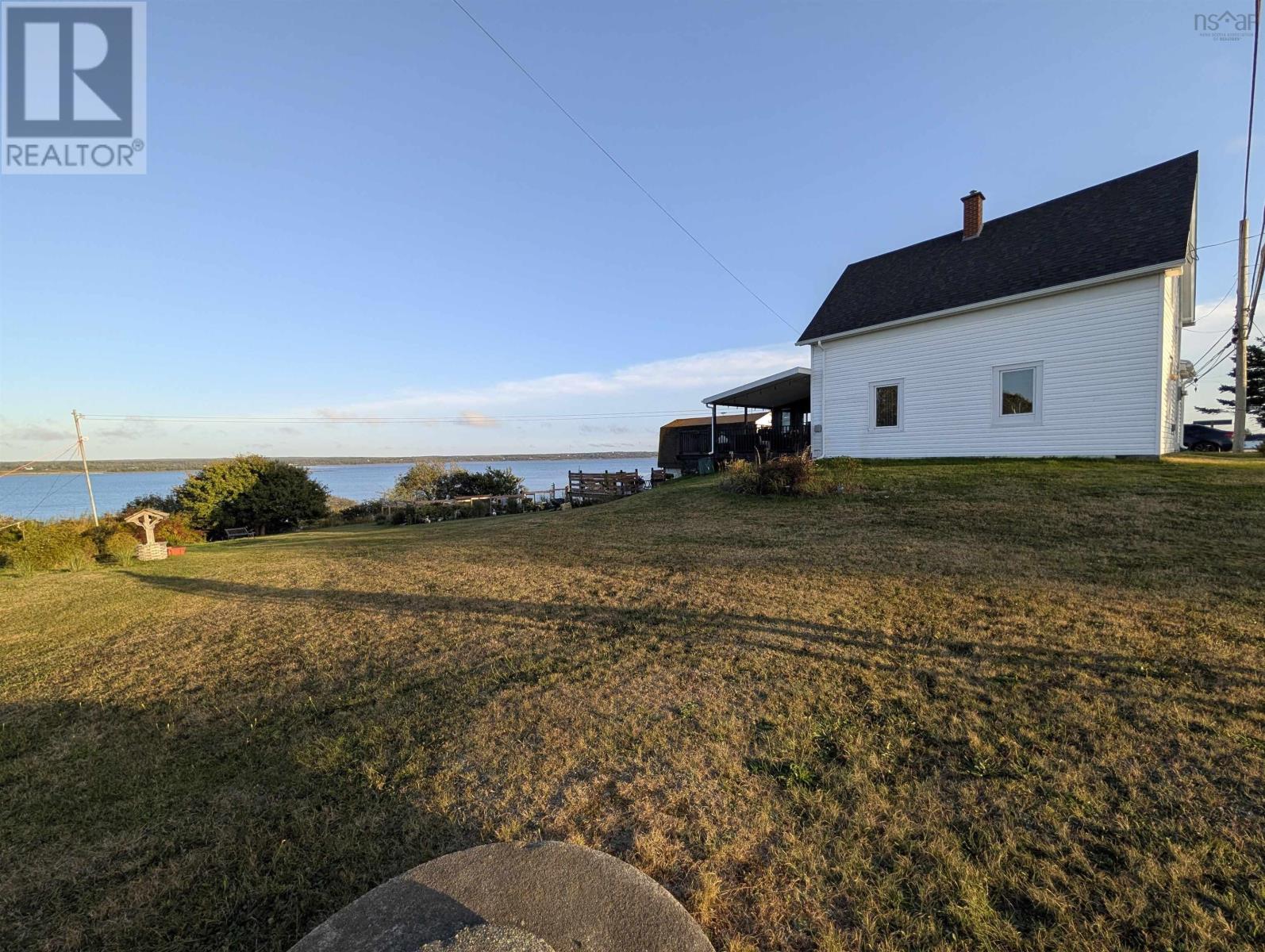 637 Highway 335, West Pubnico, Nova Scotia  B0W 3S0 - Photo 2 - 202525787