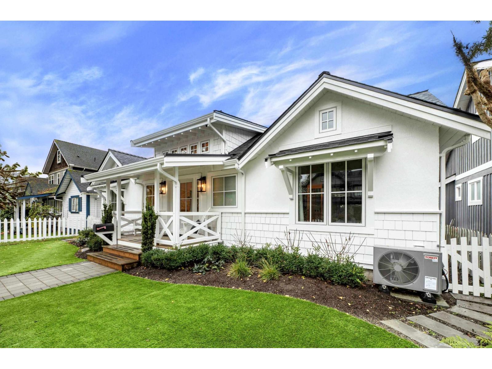 2831 Gordon Avenue, Surrey, British Columbia V4A 3J5 - Photo 3 - R3073381