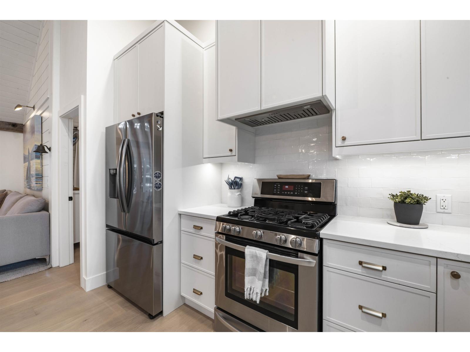 2831 Gordon Avenue, Surrey, British Columbia V4A 3J5 - Photo 11 - R3073381