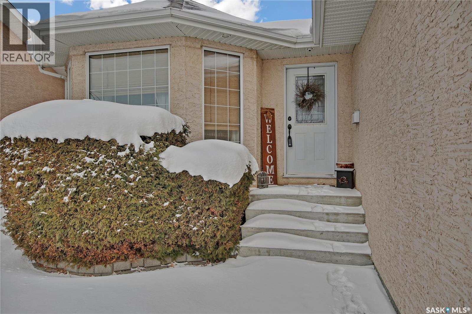 708 4th Street W, Warman, Saskatchewan  S0K 4S0 - Photo 2 - SK025488