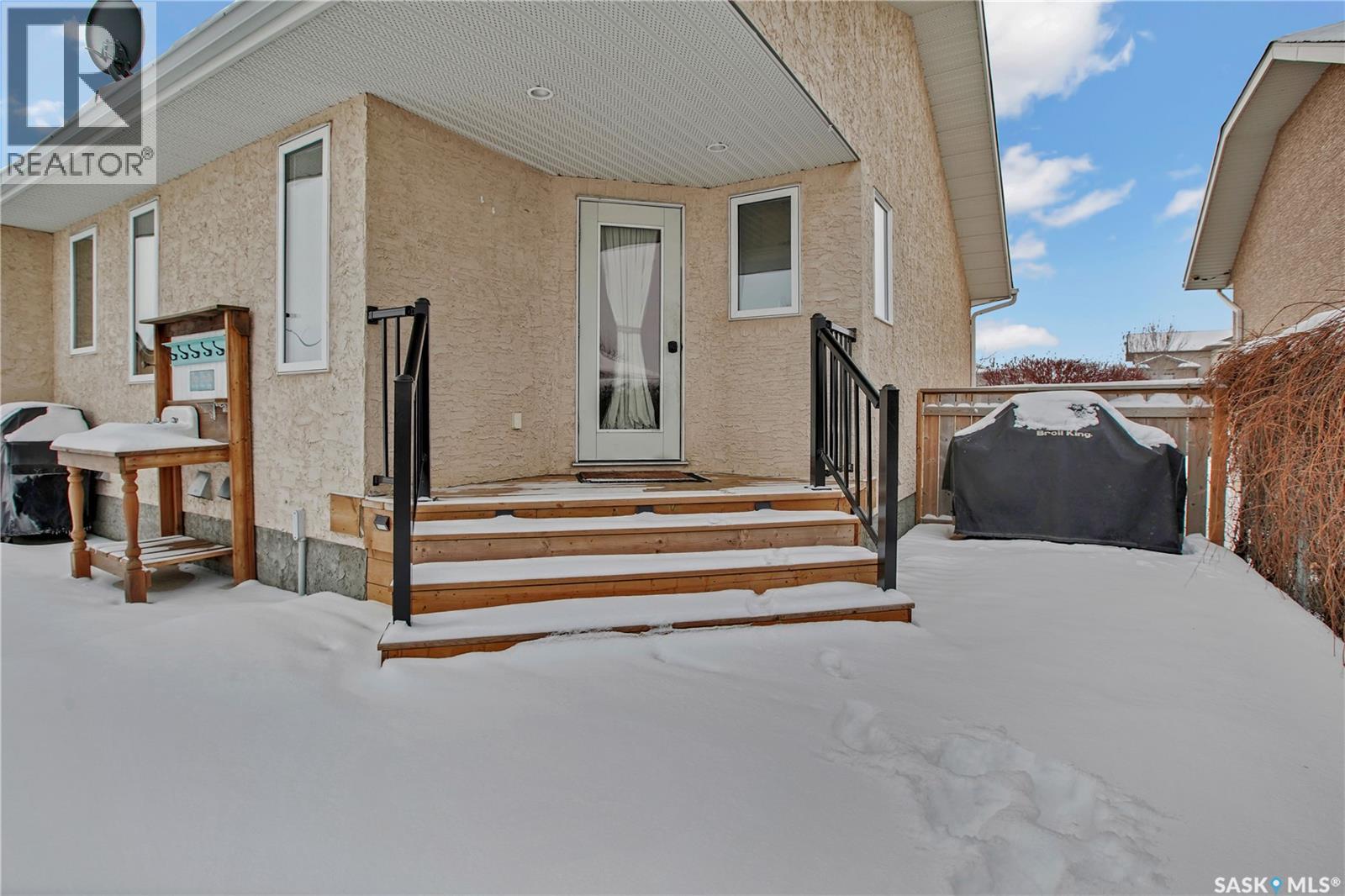 708 4th Street W, Warman, Saskatchewan  S0K 4S0 - Photo 23 - SK025488