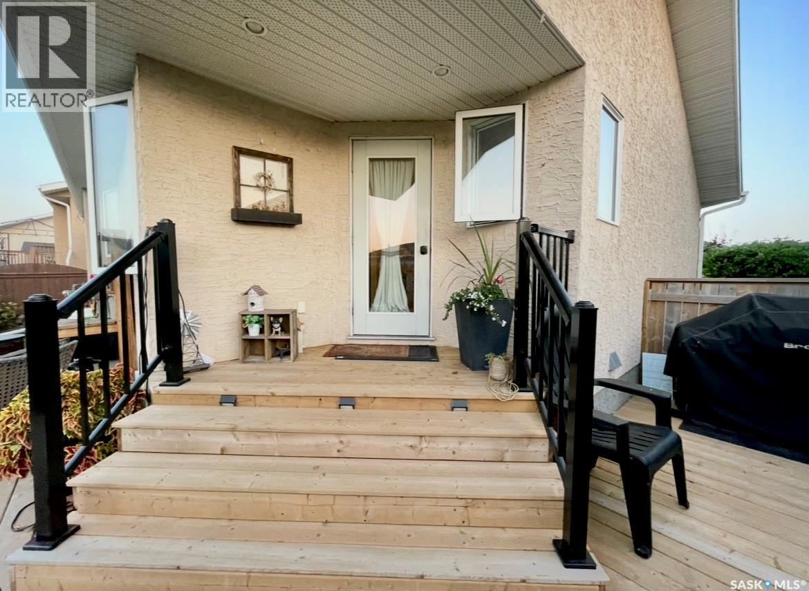 708 4th Street W, Warman, Saskatchewan  S0K 4S0 - Photo 24 - SK025488