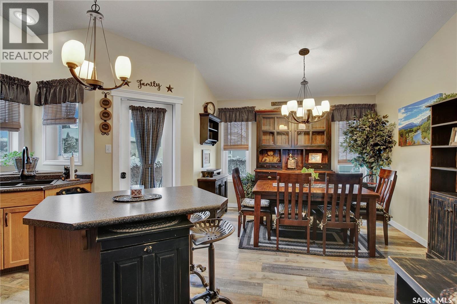 708 4th Street W, Warman, Saskatchewan  S0K 4S0 - Photo 6 - SK025488