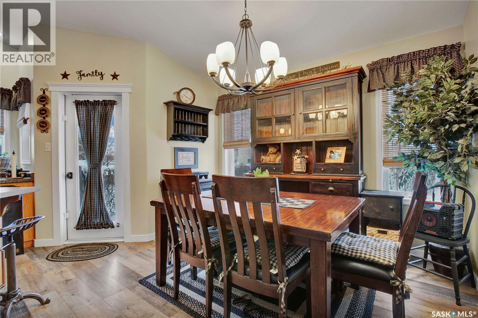 708 4th Street W, Warman, Saskatchewan  S0K 4S0 - Photo 7 - SK025488