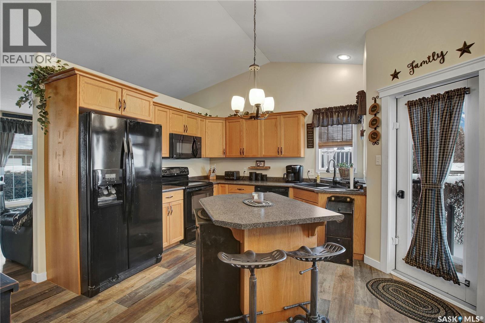 708 4th Street W, Warman, Saskatchewan  S0K 4S0 - Photo 8 - SK025488