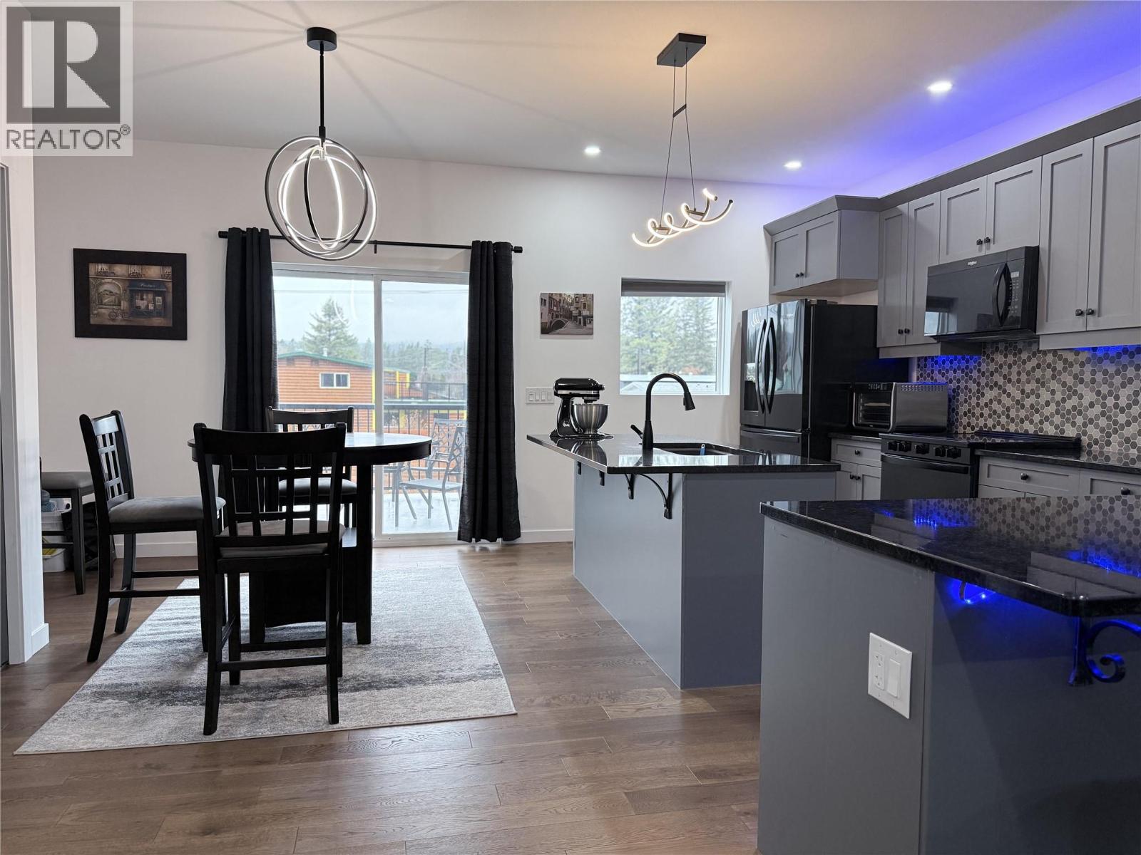 8779 Mountain View Street, Canal Flats, British Columbia  V0B 1B0 - Photo 15 - 10369369