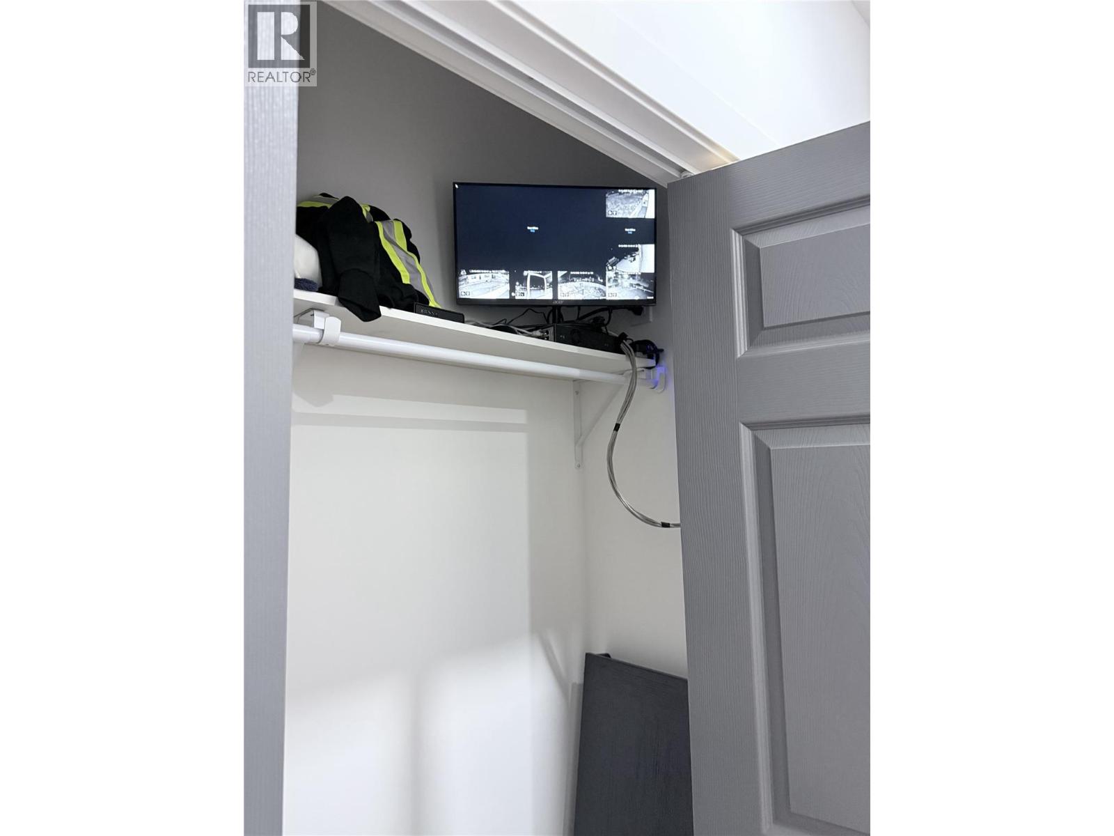 8779 Mountain View Street, Canal Flats, British Columbia  V0B 1B0 - Photo 18 - 10369369