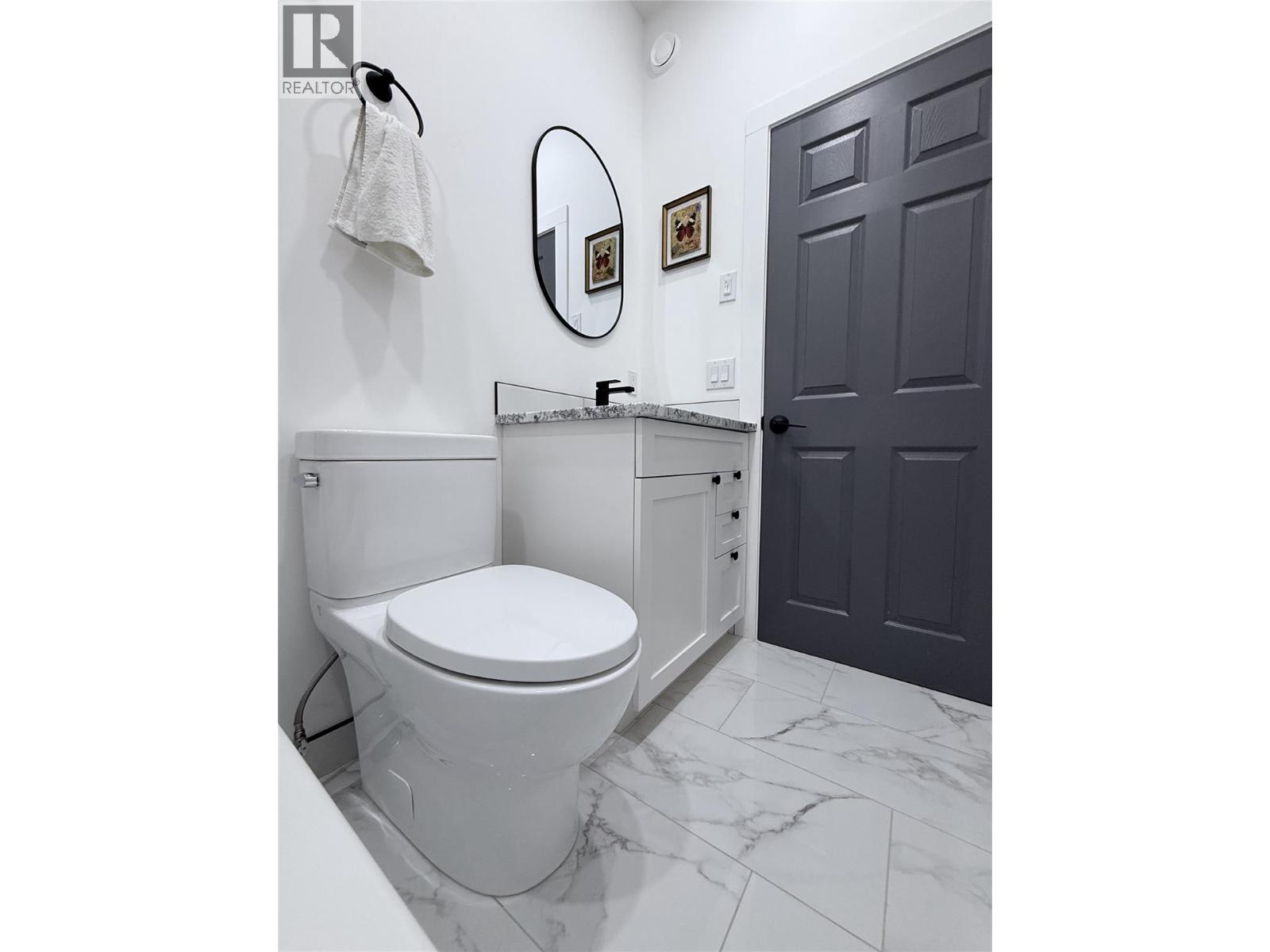 8779 Mountain View Street, Canal Flats, British Columbia  V0B 1B0 - Photo 37 - 10369369