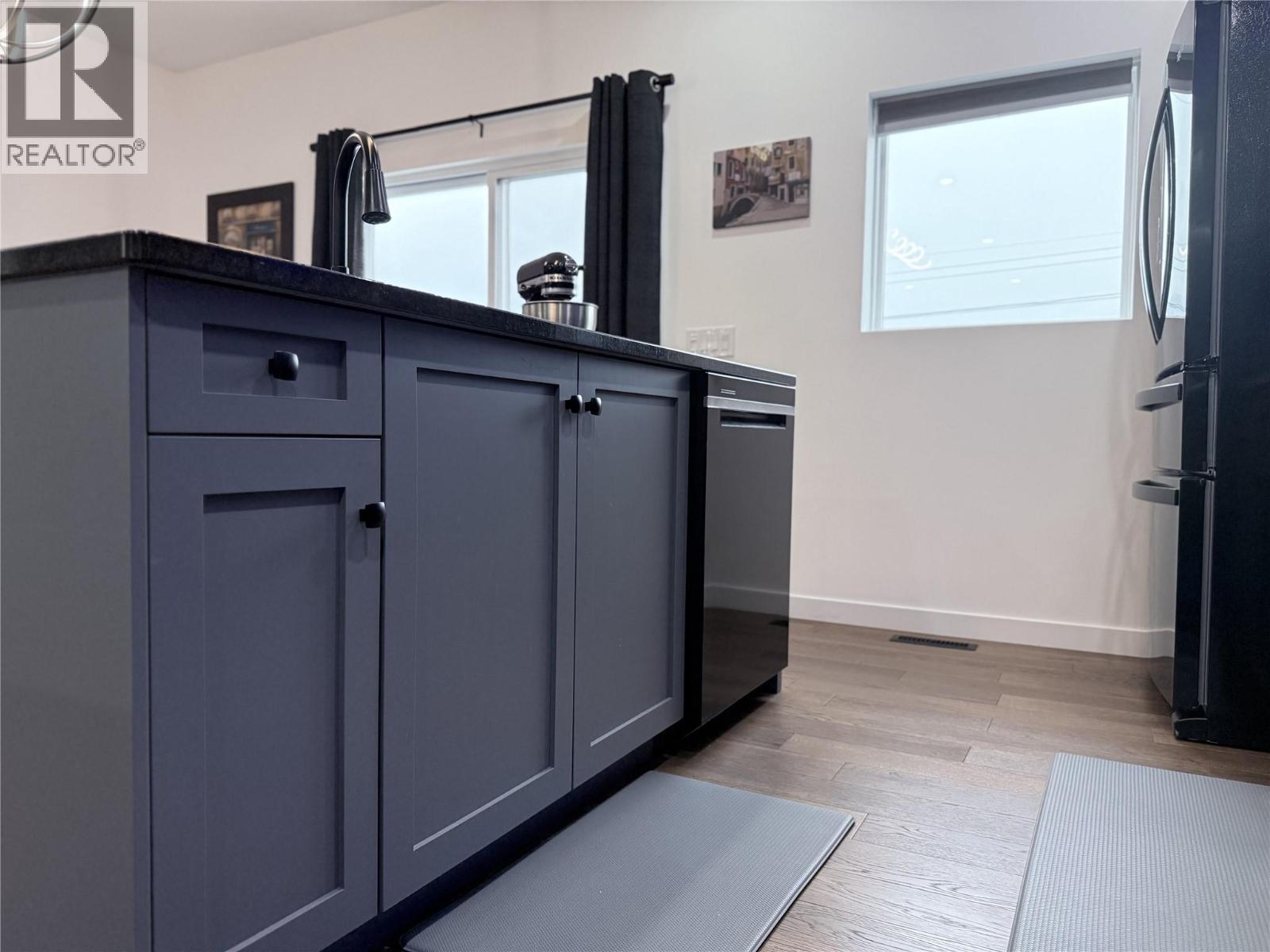 8779 Mountain View Street, Canal Flats, British Columbia  V0B 1B0 - Photo 8 - 10369369